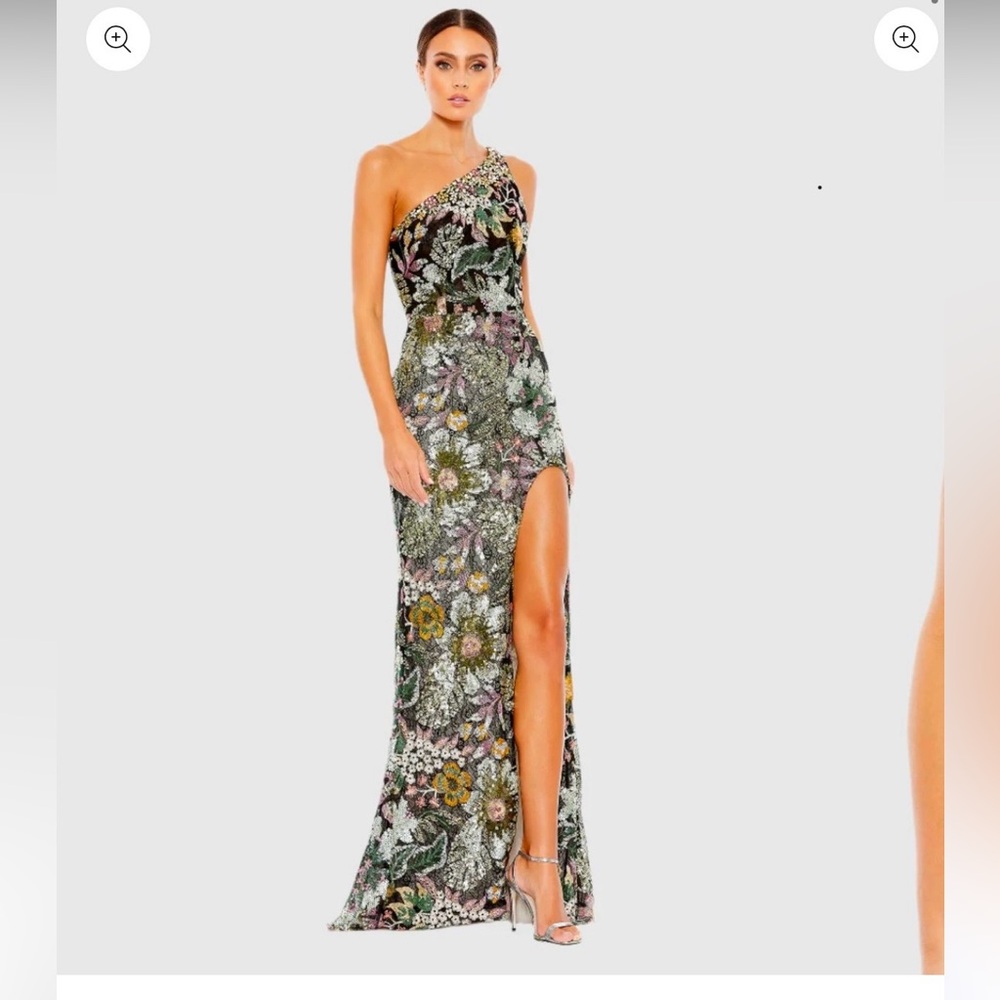 MAC DUGGAL
Embellished Floral One Shoulder Gown